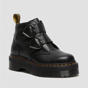 Dr Martens • Devon Heart Leather Platform Boots • 6